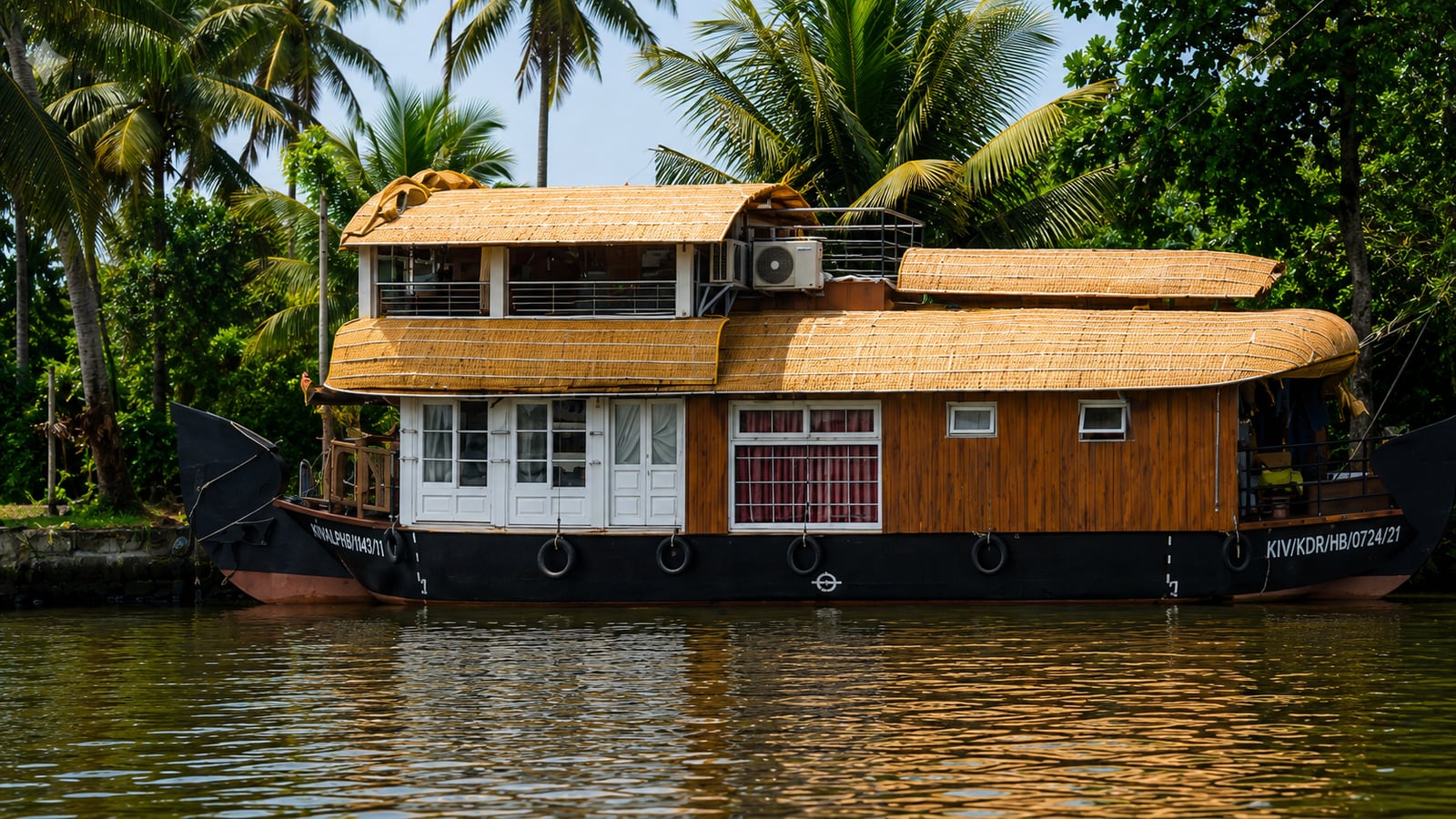 Grand Vembanad Sovereign (1 Bedroom Cruiser)